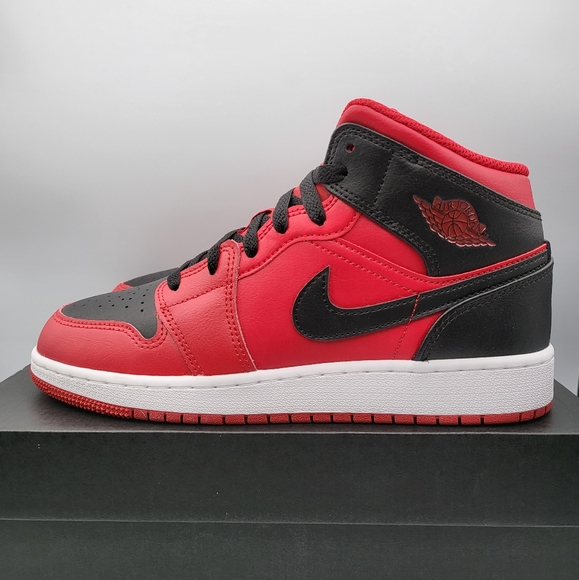 NEW Air Jordan Mid 'Reverse Bred' 554725-660
